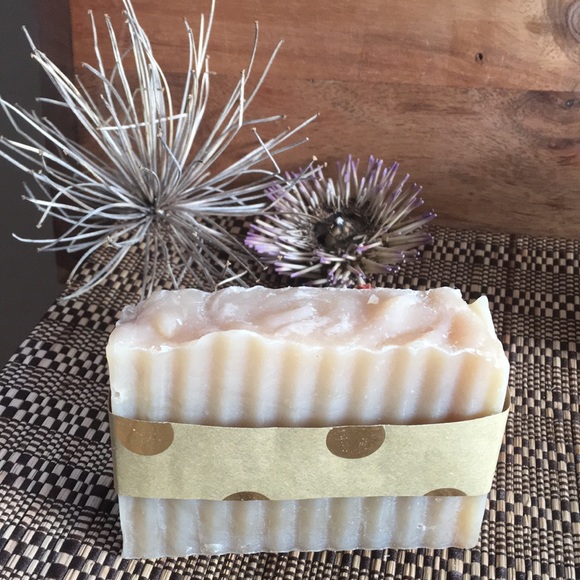 Soap Lemon & Honey Handcrafted Luxurious creamy - Picture 4 of 6